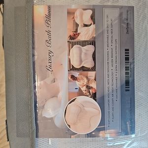 Luxury bath pillow